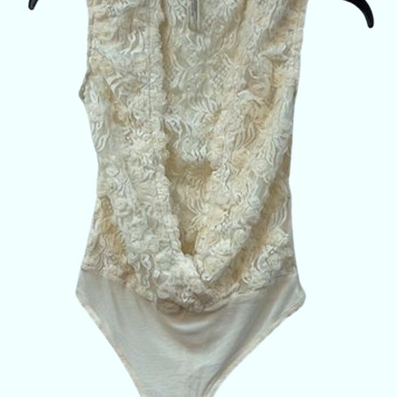 Free People Intimately Rosebud Floral 3D Bodysuit Size X-Small NWOT Wedding - Picture 2 of 16